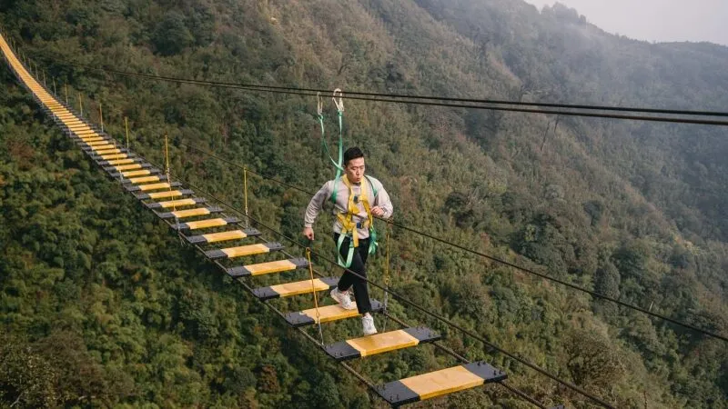 Đi bộ trên cầu kính đầu tiên và dài nhất Malaysia trải nghiệm không thể bỏ lỡ