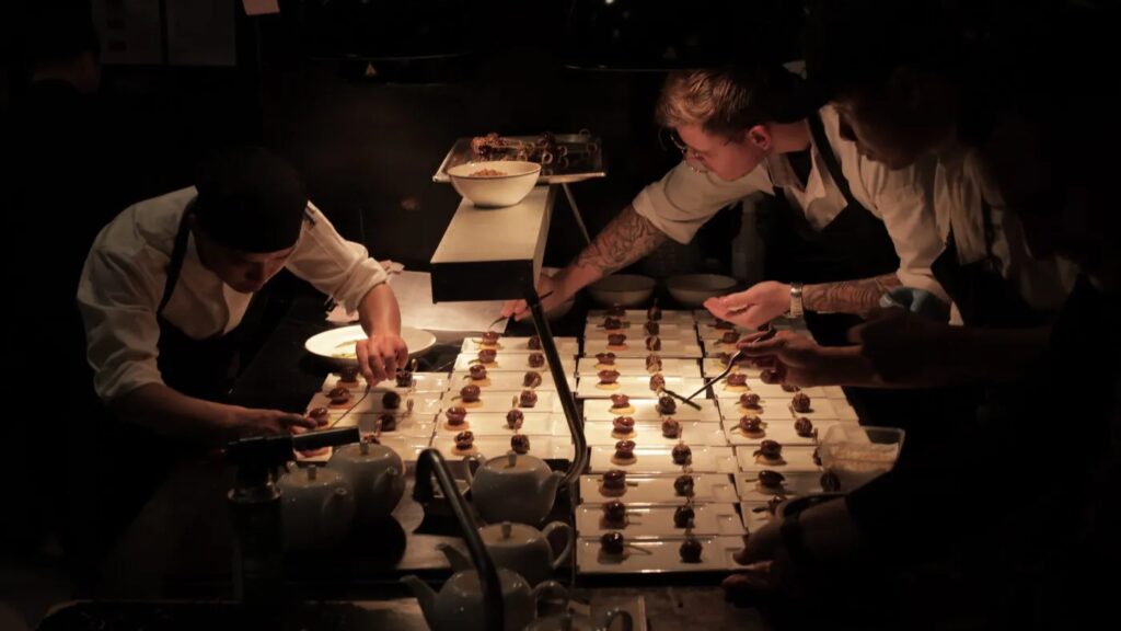 Bữa tiệc Giáng sinh “10 tay” độc đáo tại Sapa – Khám phá một lễ hội ẩm thực không thể bỏ lỡ