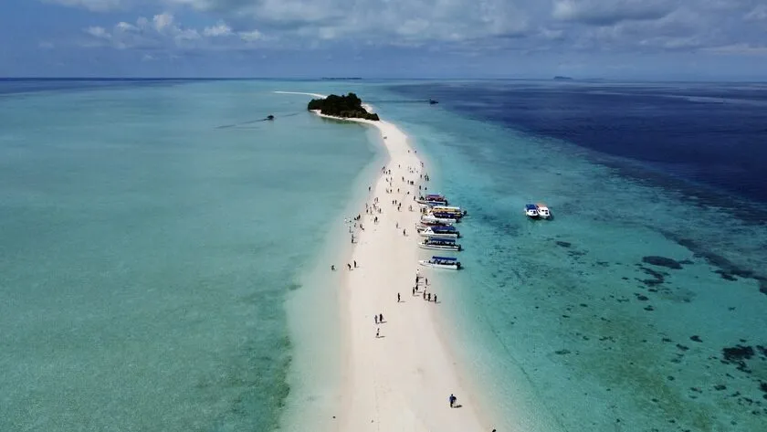 Đi tìm mùa Hè nơi vùng biển “xanh không thấy đáy” Semporna, Malaysia