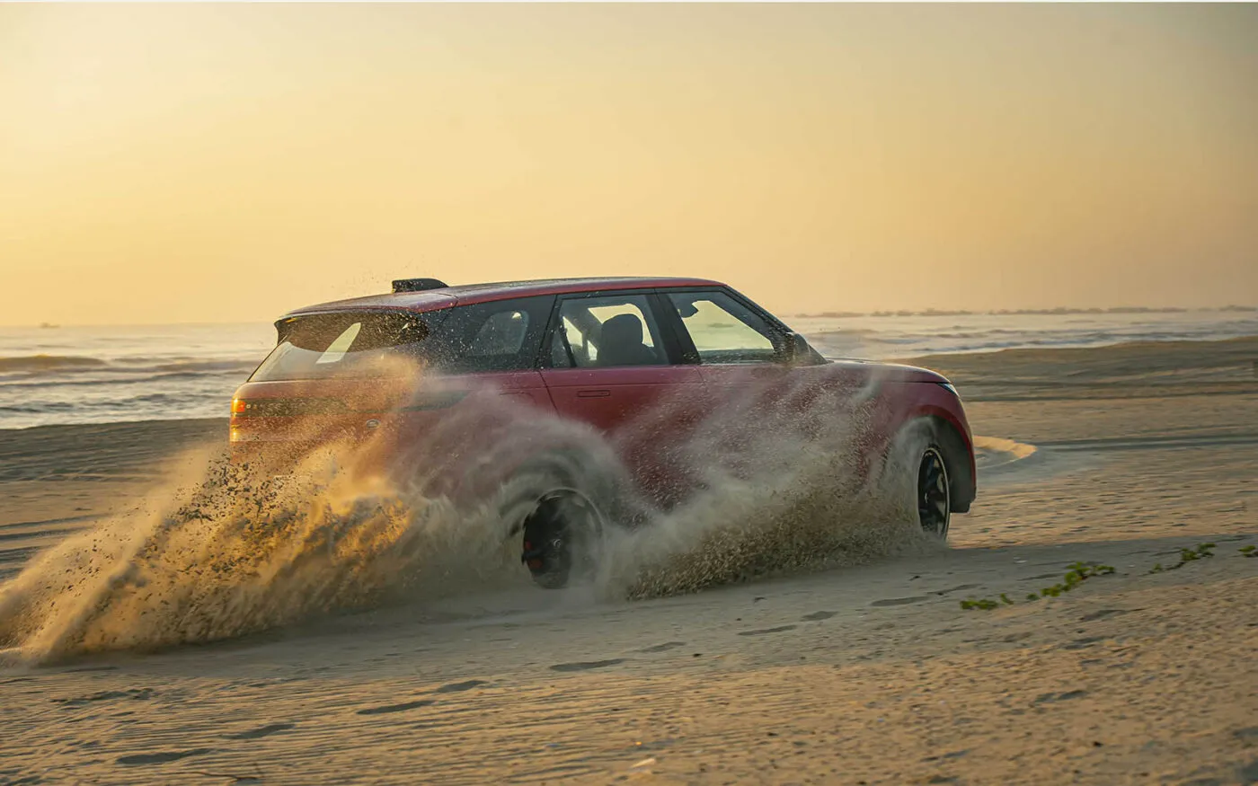 Kỹ năng vận hành xe trên cát: Hướng dẫn chi tiết dành cho dân mê offroad